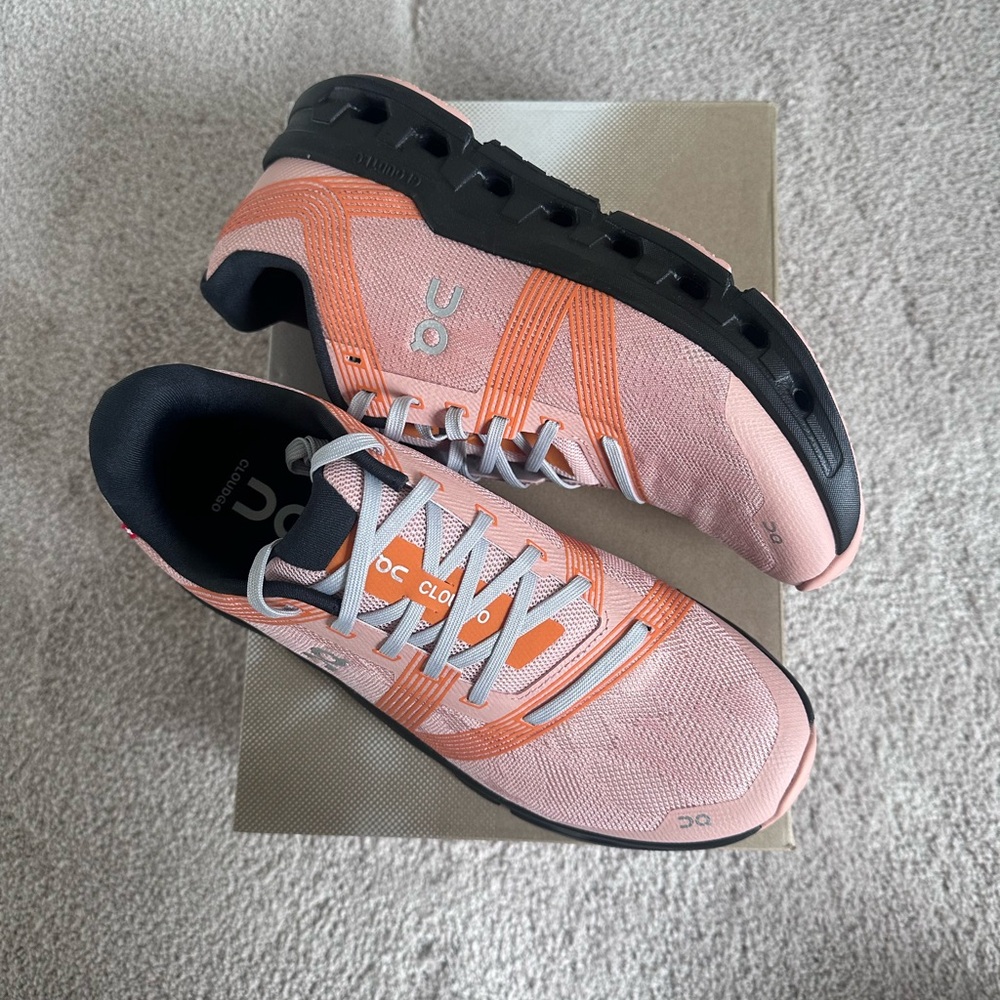 On Women’s Cloudgo Rose/Magnet
